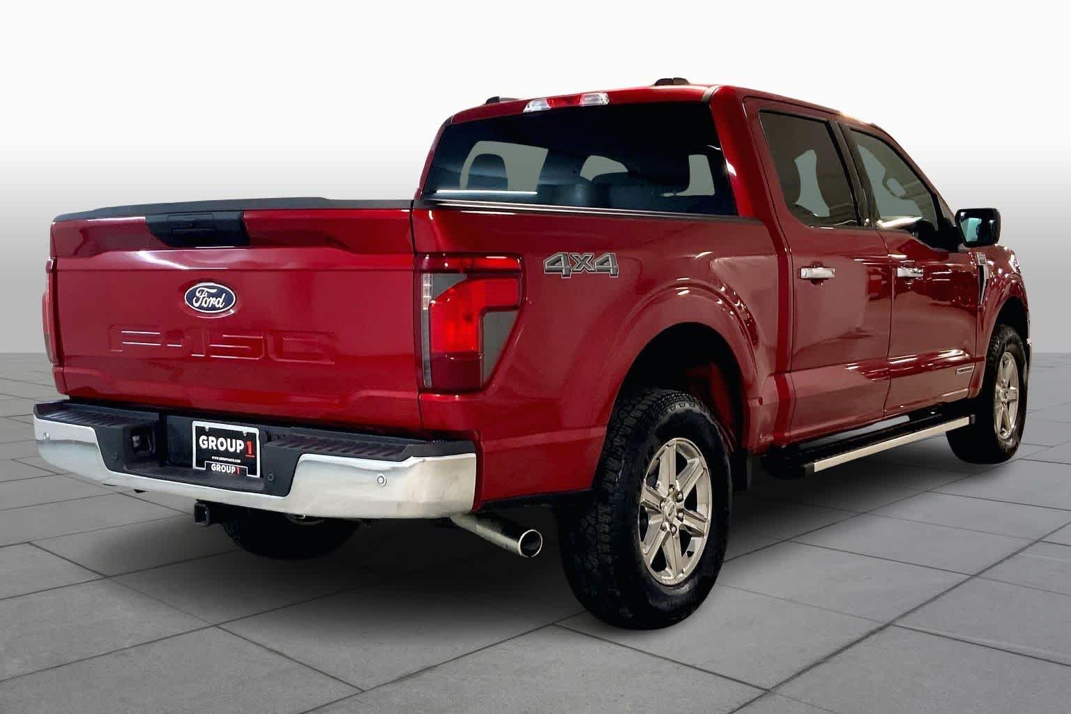 Used 2025 Rapid Red Metallic Tinted Clearcoat Ford XLT image 18