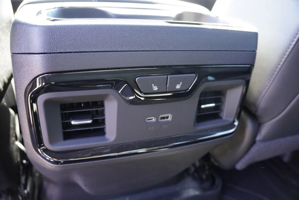 2026 Chevrolet Silverado 1500 ZR2 - Photo 12