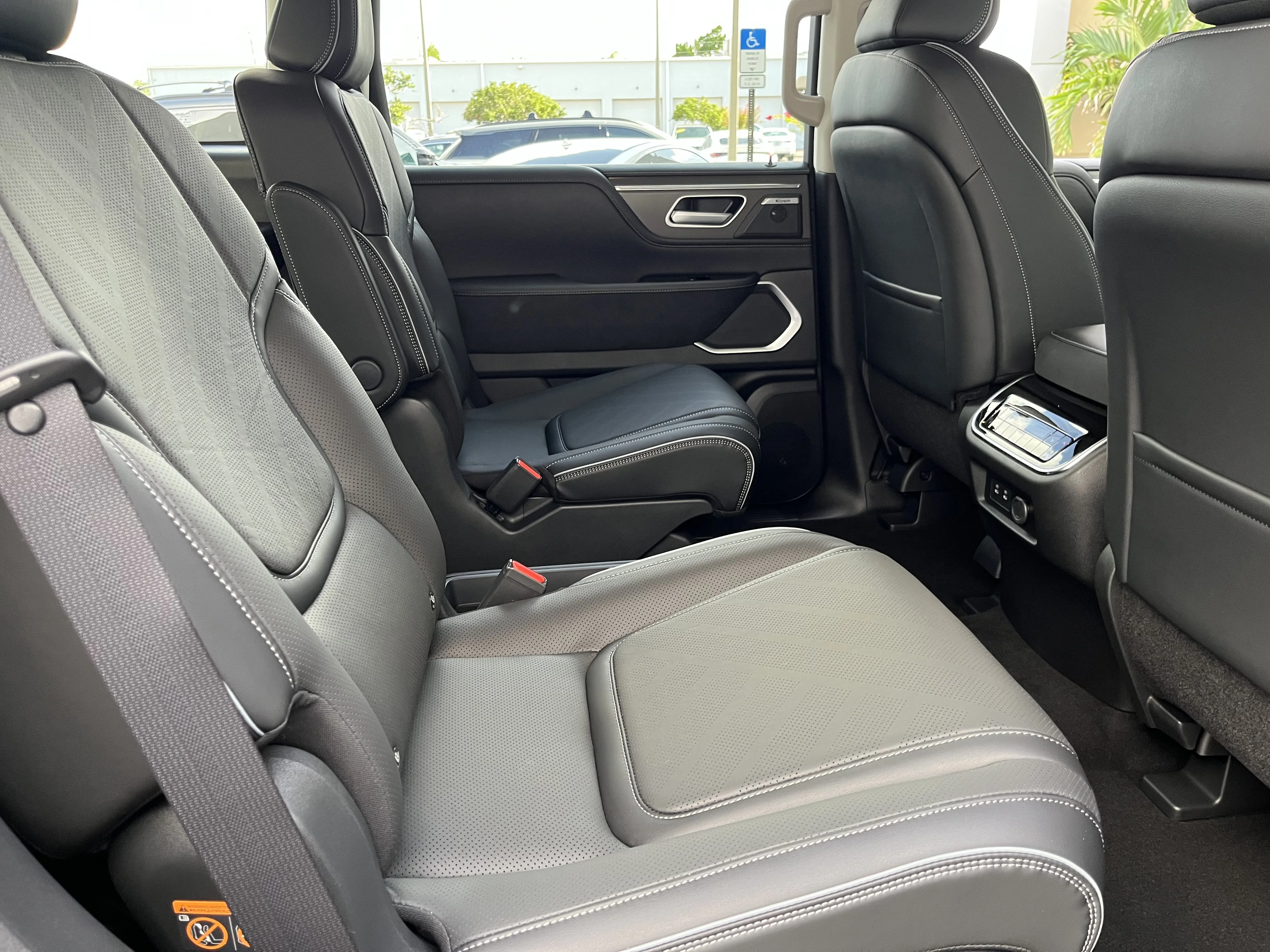 New 2026 Black Obsidian INFINITI LUXE image 18