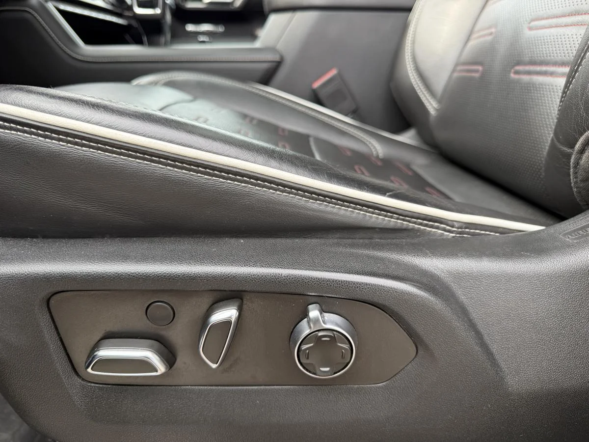 Used 2022 Grey GMC At4x image 14