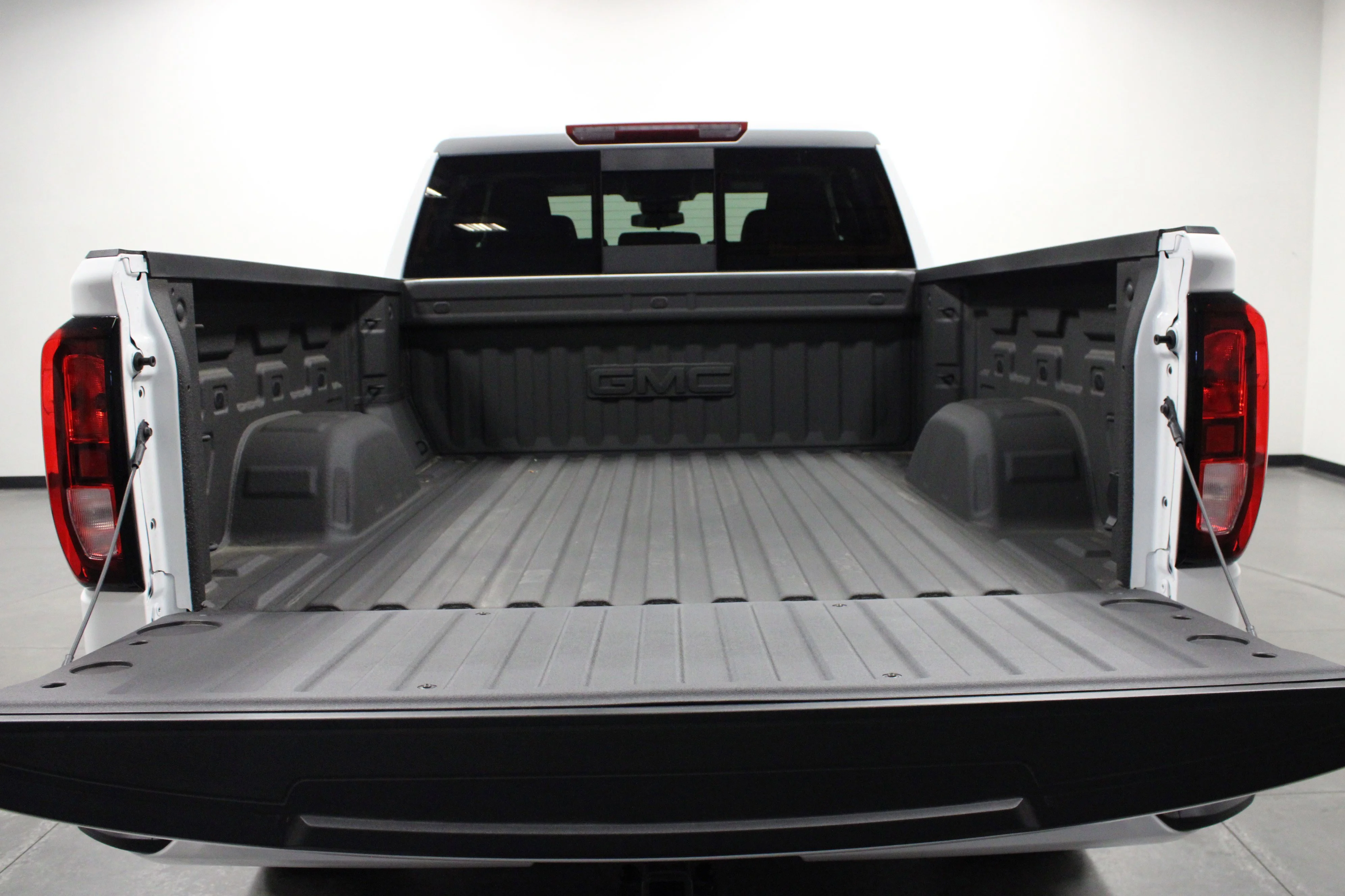 2025 GMC Sierra 1500 Elevation - Photo 13