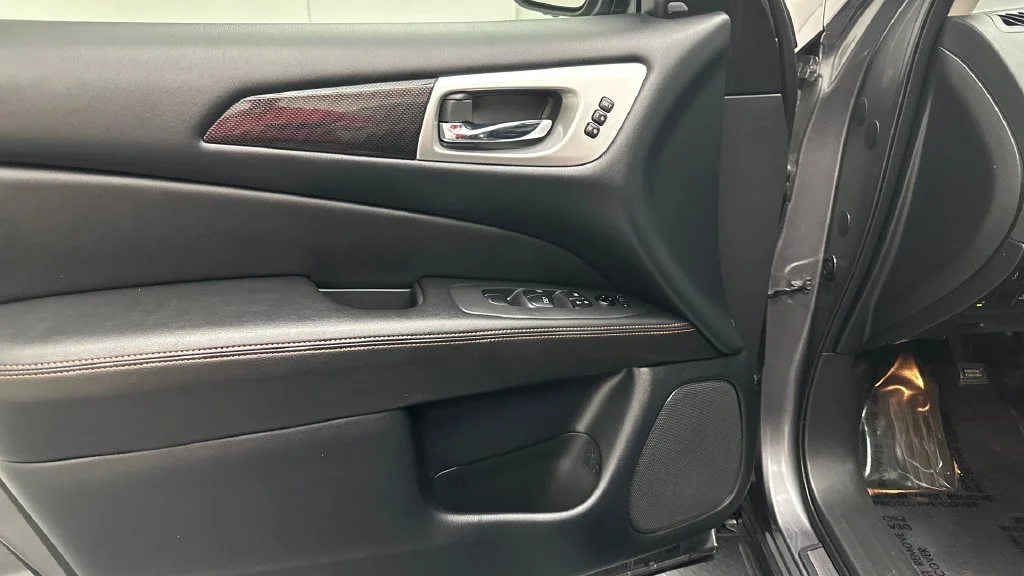 Certified Used 2020 Gray Nissan SL image 17
