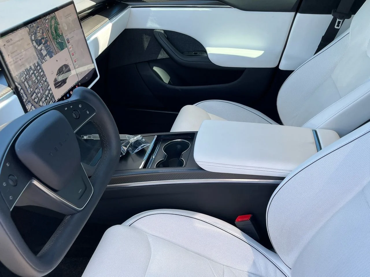 Used 2022 Midnight Silver Tesla Plaid image 17