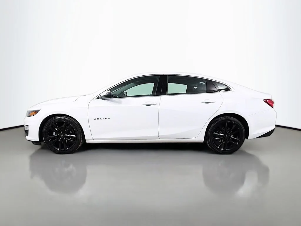Used 2024 White Chevrolet LT image 9