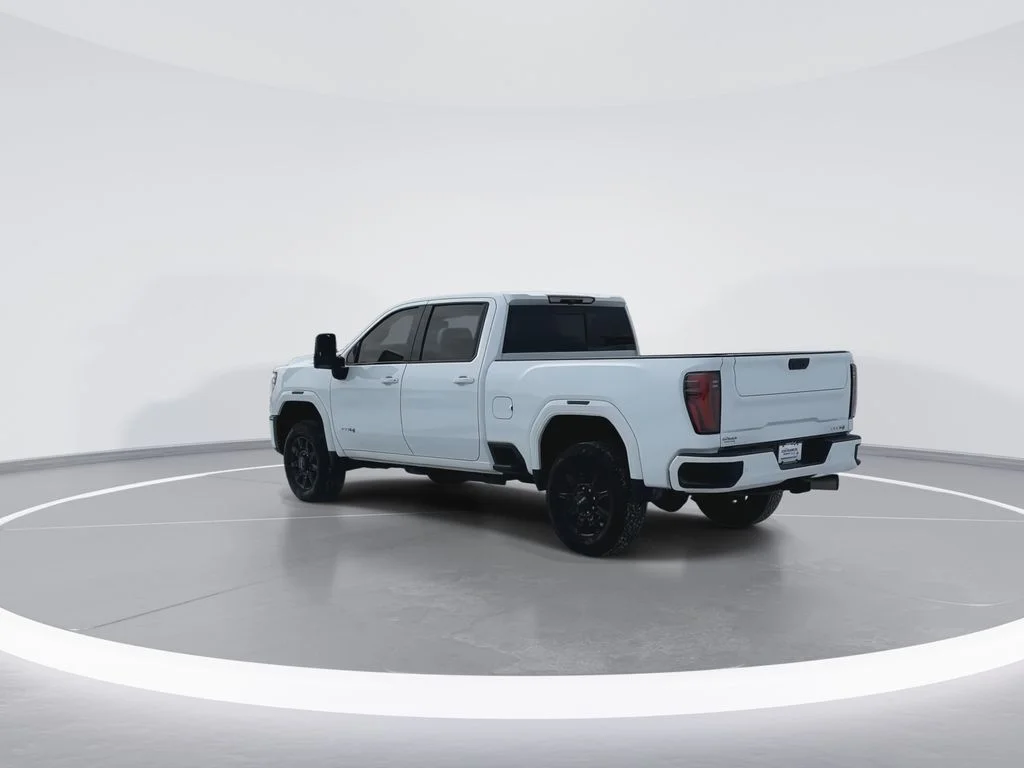 Used 2024 White GMC AT4 image 6