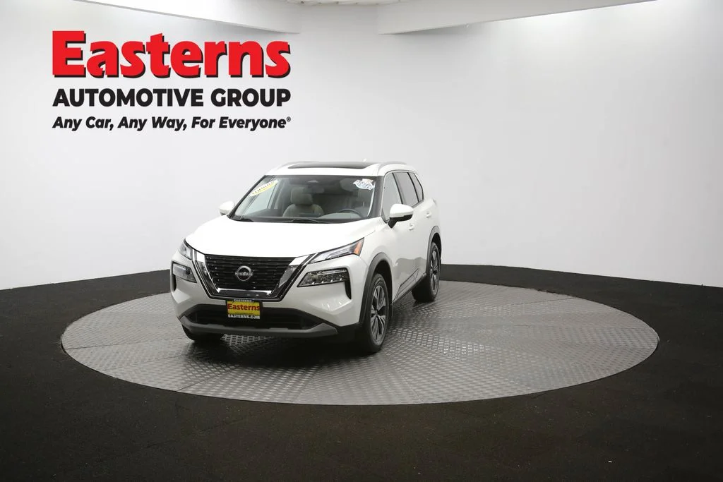 Used 2022 White Nissan SV image 55