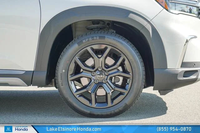 Used 2025 Platinum White Pearl Honda Touring image 8