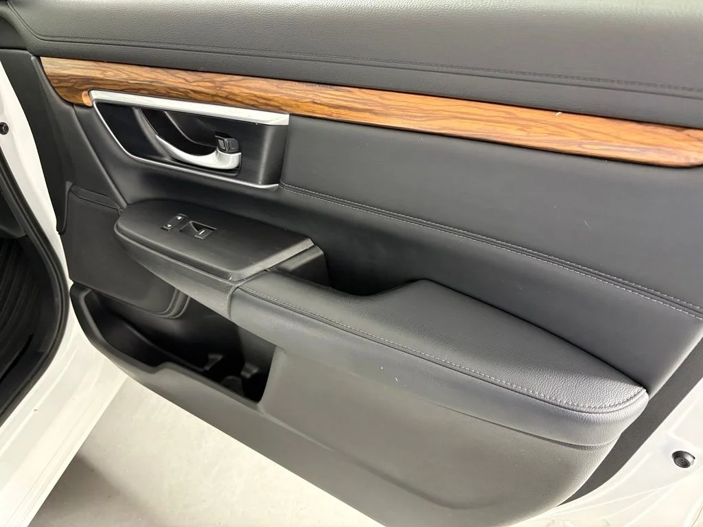 Used 2021 White Honda EX-L image 43