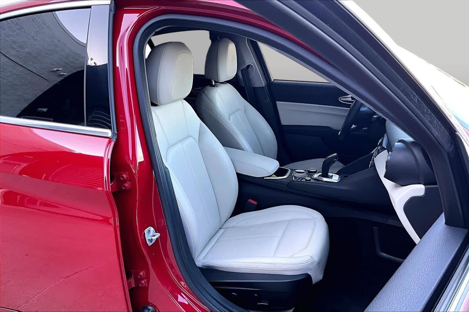 Used 2020 Alfa Rosso Alfa Romeo  image 9