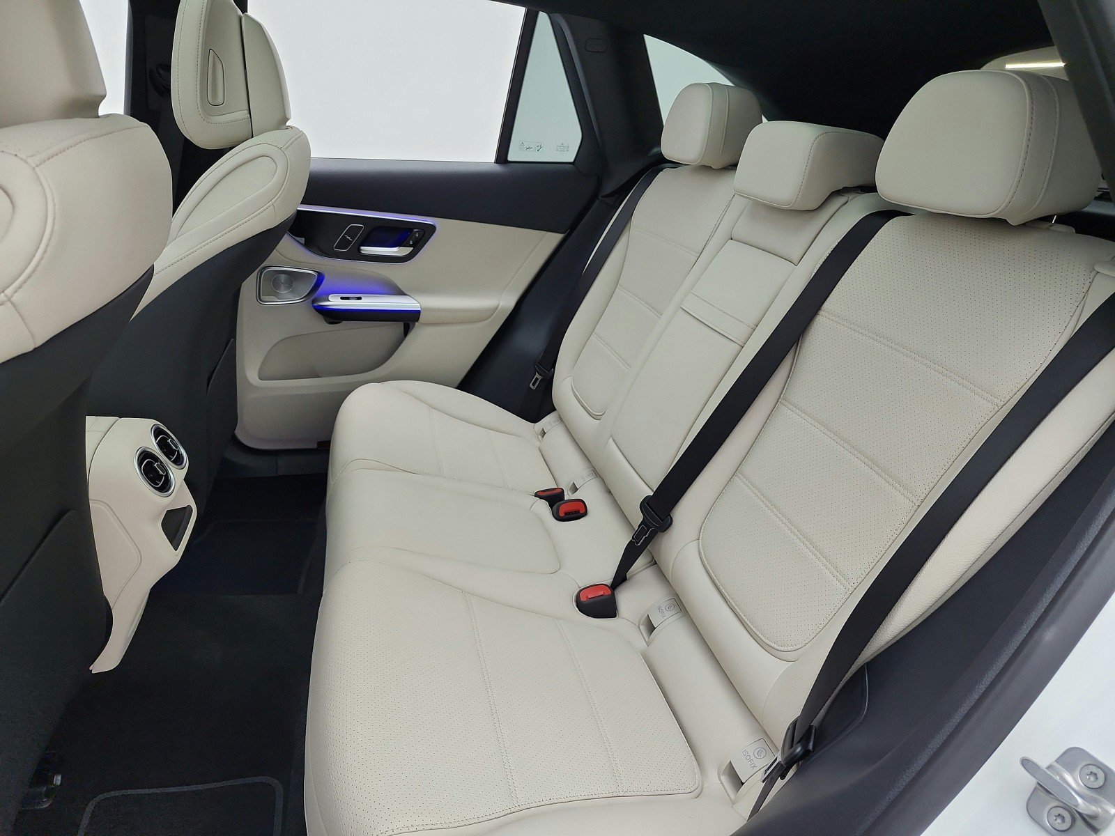 New 2026 Polar White Mercedes-Benz GLC 300 4MATIC® SUV image 32