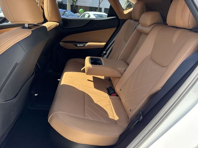2025 Lexus NX PHEV 450h+ - Photo 23