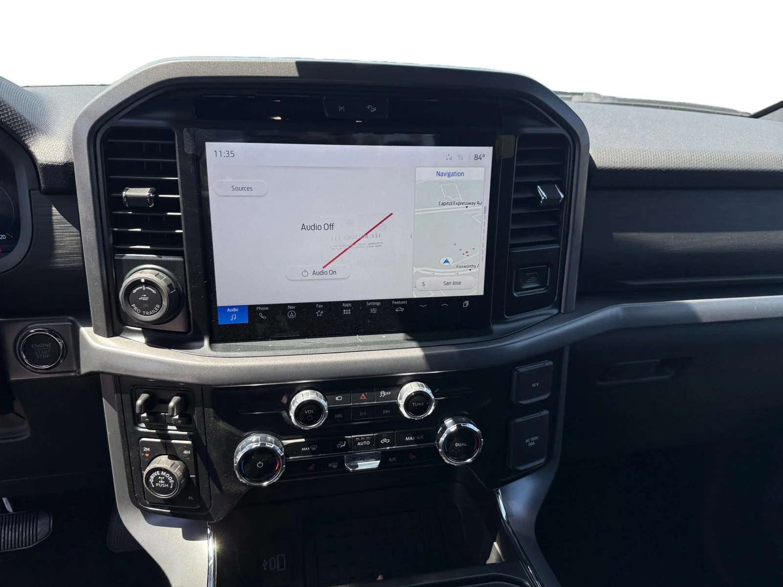 2025 Ford F-150 XLT - Photo 12