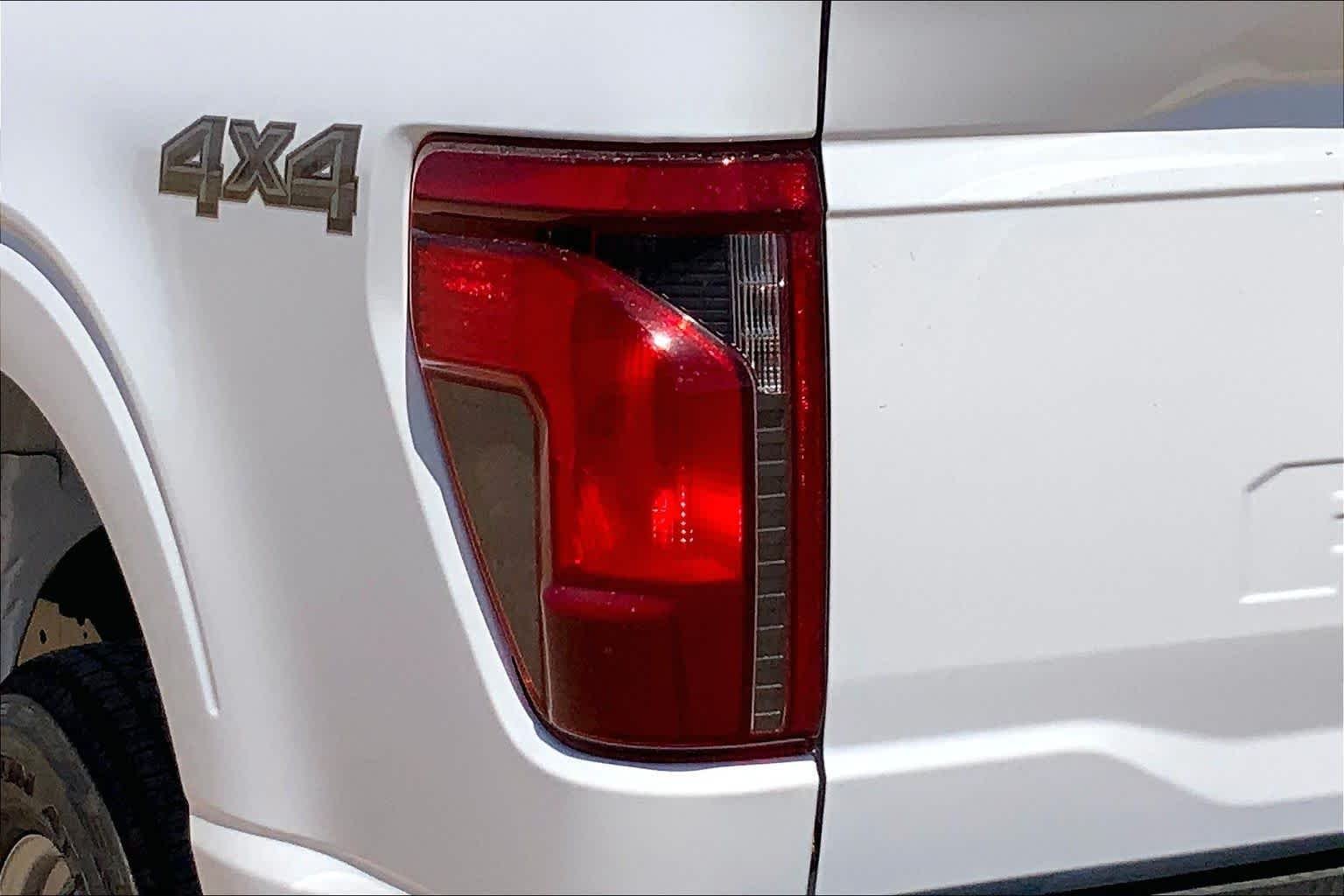 New 2026 Oxford White Ford XL image 14