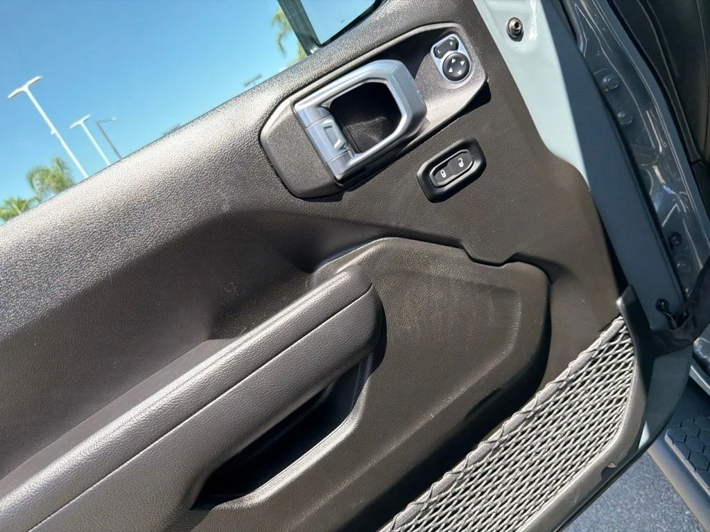 Used 2025 Gray Jeep Sport S image 14