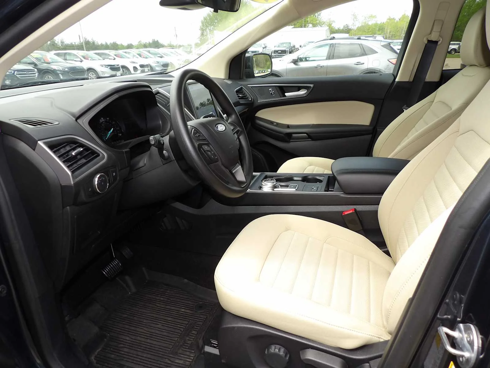 2024 Ford Edge SE - Photo 11