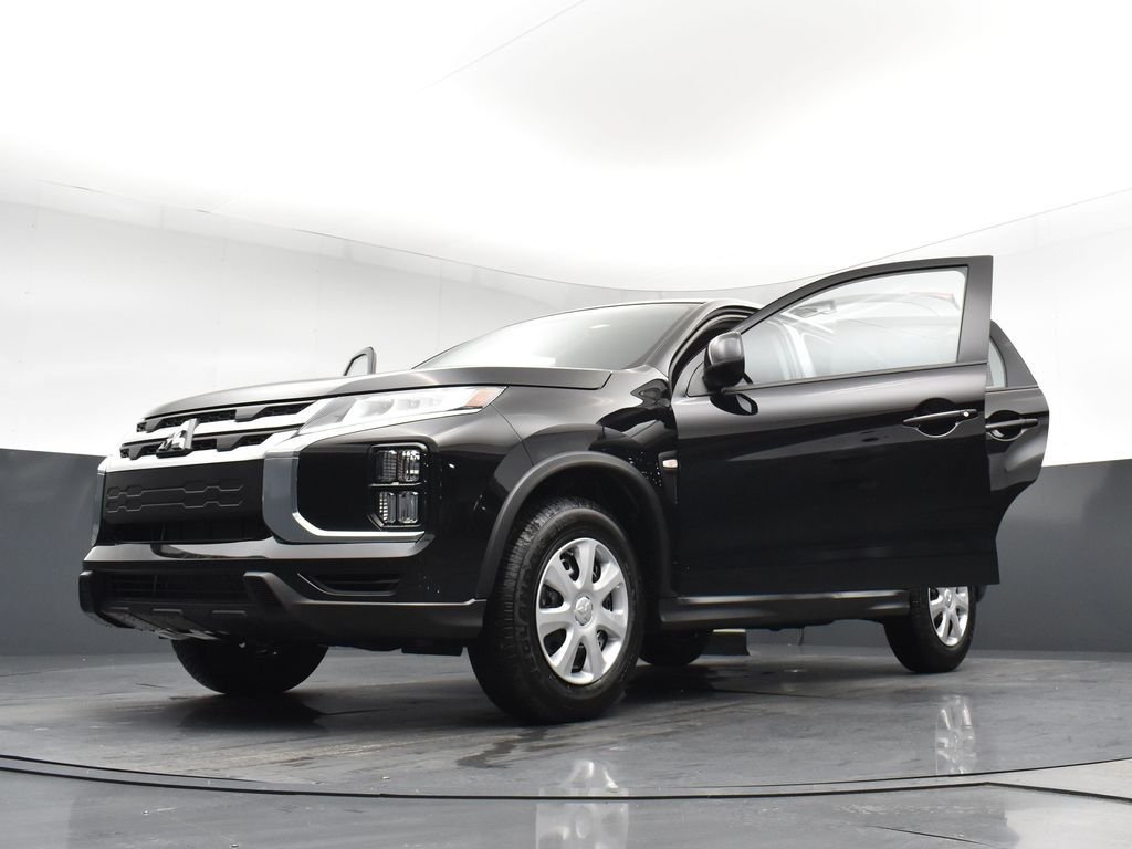 New 2026 Black Mitsubishi 2.0 S image 31