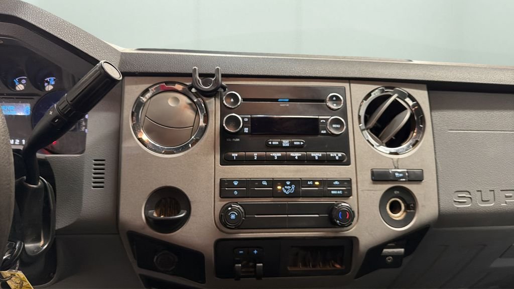 Used 2016 Gray Ford XLT image 11