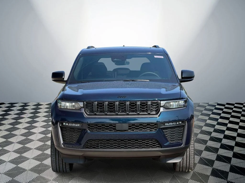 New 2026 Fathom Blue Pearl-Coat Exterior Paint Jeep Limited image 2