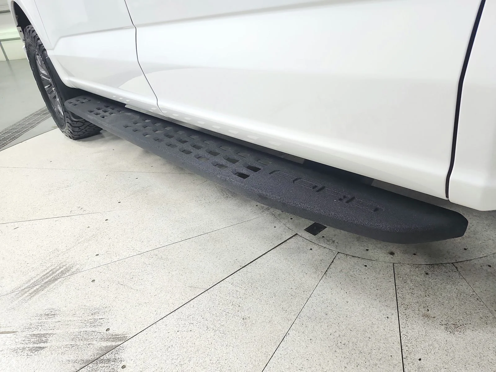 Used 2022 Oxford White Ford Tremor image 48