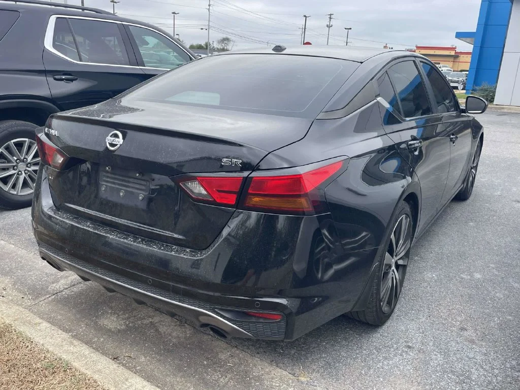 Used 2020 Black Nissan 2.5 SR image 6