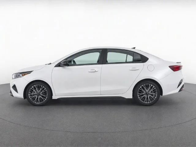 Used 2022 Snow White Pearl Kia GT-Line image 7