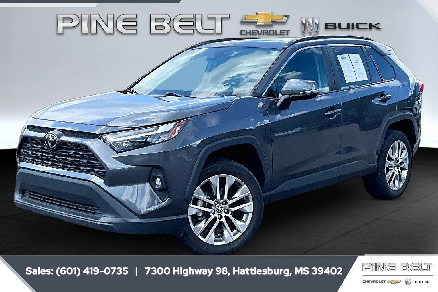 Used 2024 Magnetic Gray Metallic Toyota XLE Premium image 10