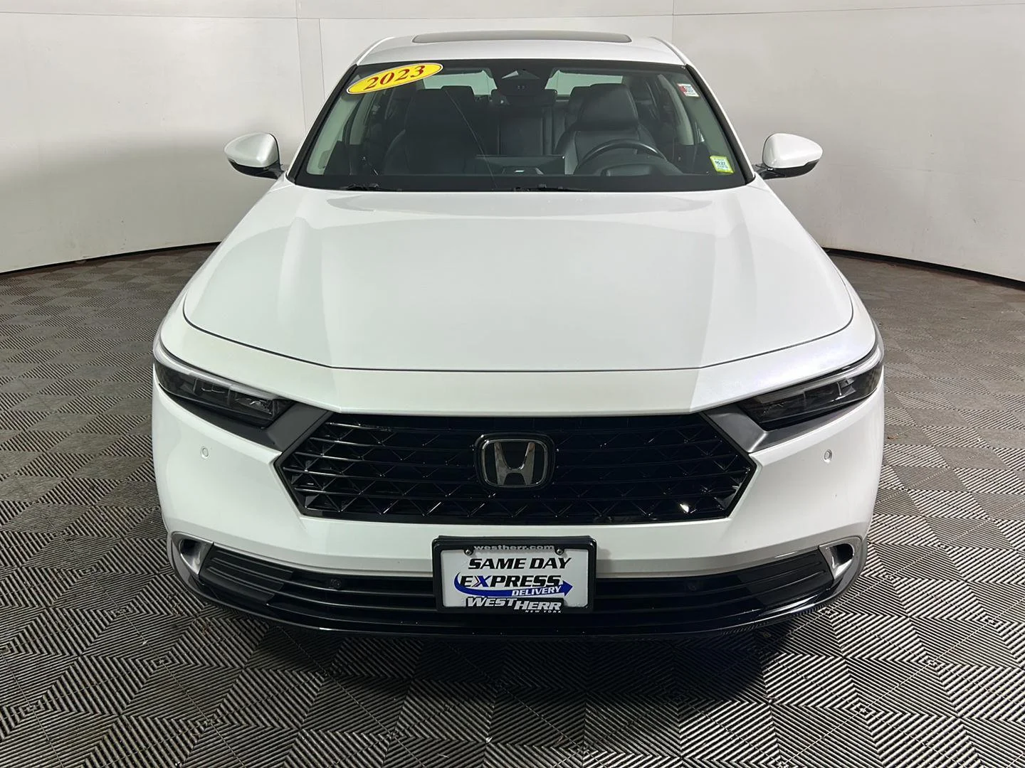 Used 2023 Platinum White Pearl Honda Touring image 11