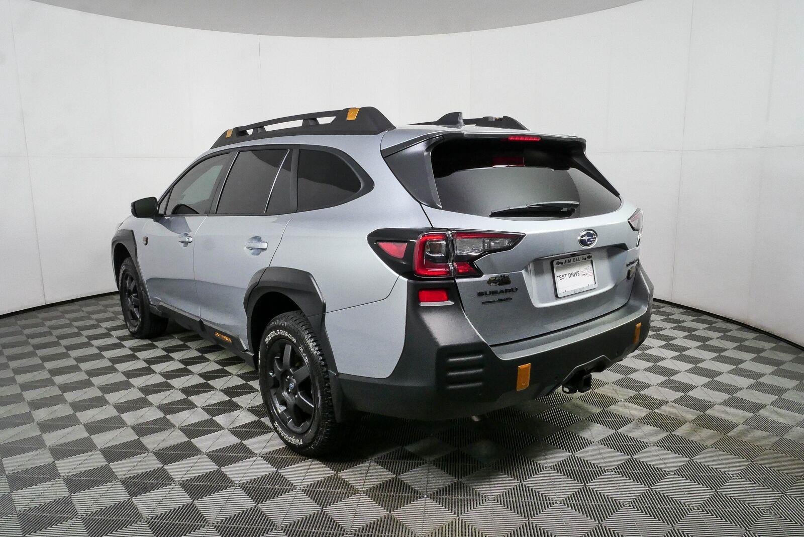 Used 2025 Ice Silver Metallic Subaru Wilderness image 7