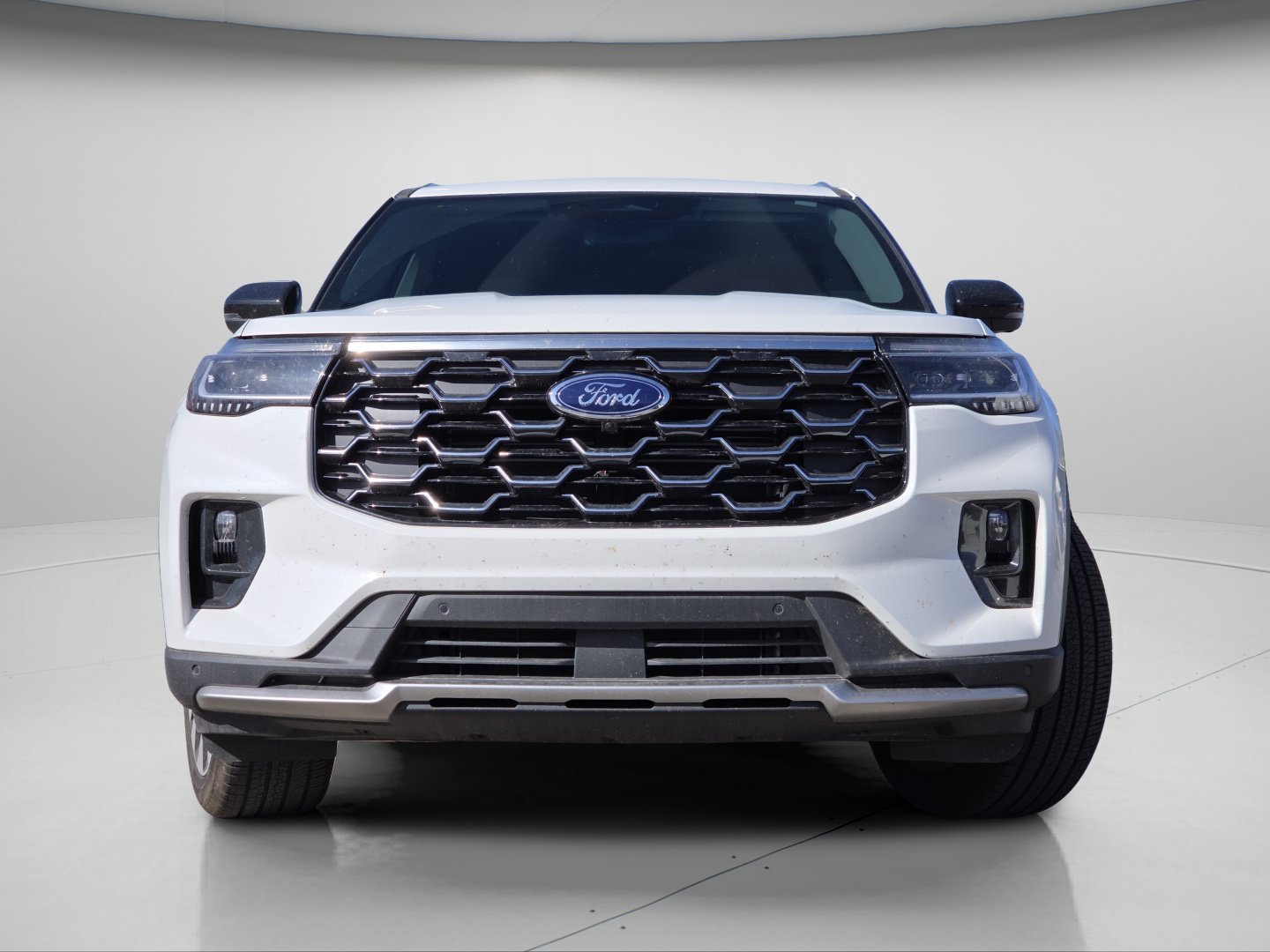 Used 2026 White Metallic Ford Platinum image 3