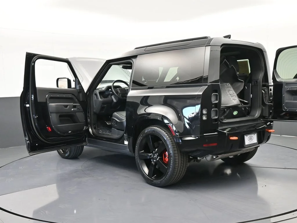 Used 2023 Black Land Rover X image 75