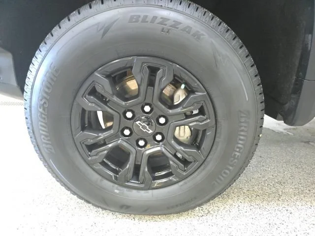 2025 Chevrolet Silverado 1500 ZR2 - Photo 28