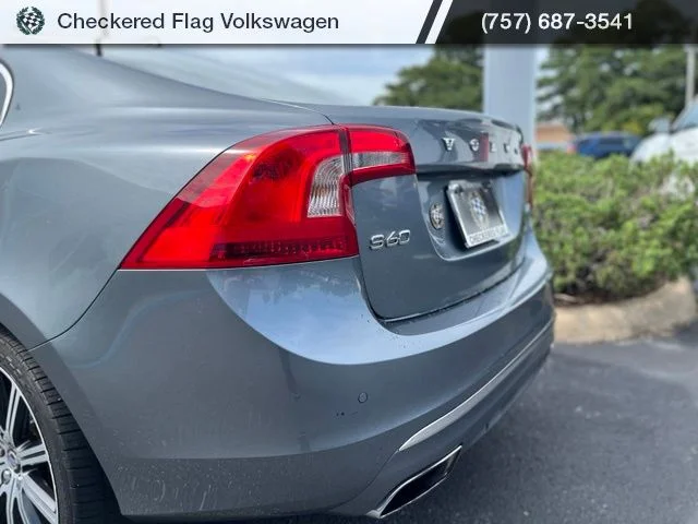 Used 2017 Bright Silver Metallic Volvo T5 image 9