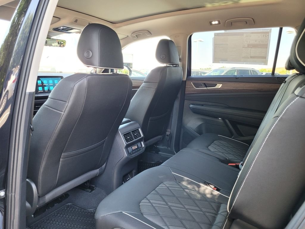 2025 Volkswagen Atlas SEL Premium R-Line - Photo 15