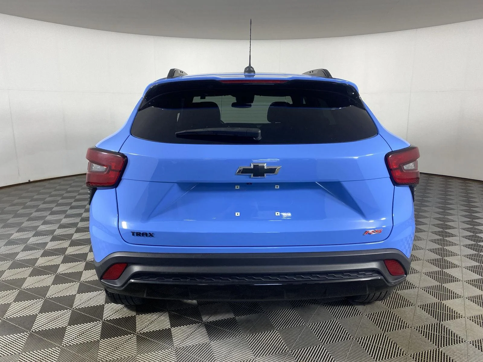 Used 2024 Fountain Blue Chevrolet 2RS image 6