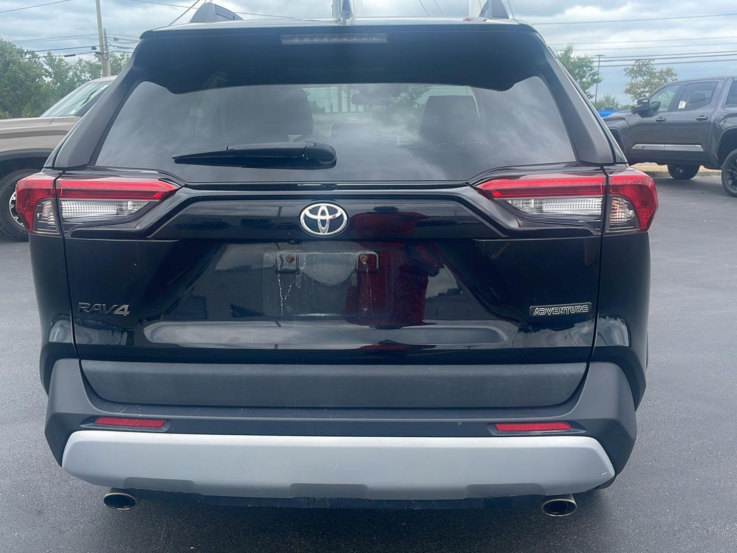Used 2019 Midnight Black Metallic Toyota Adventure image 11