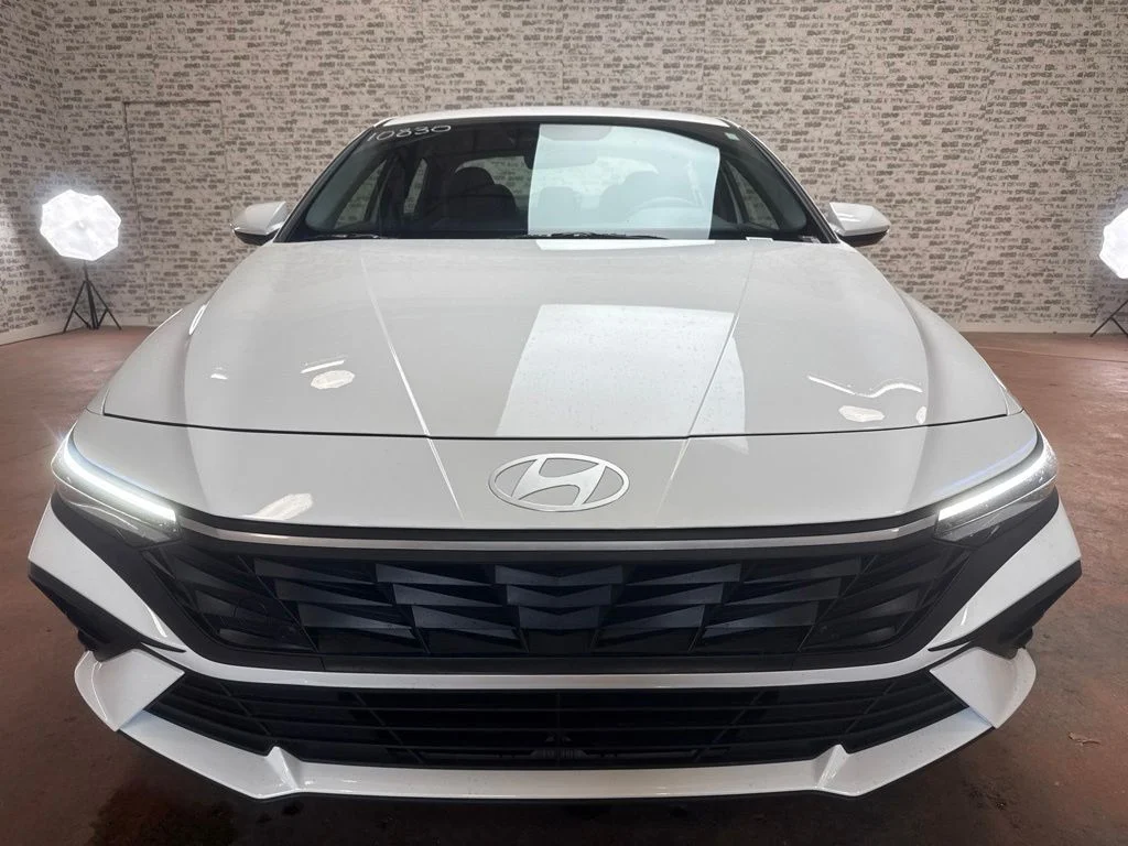New 2026 Serenity White Hyundai SE image 2