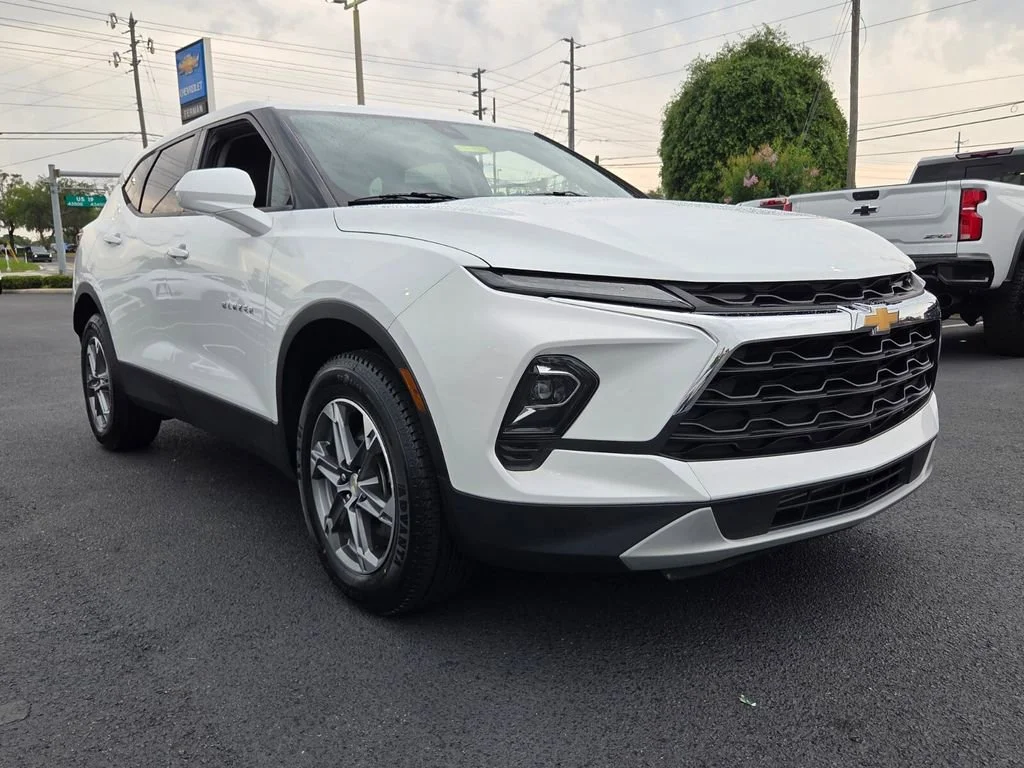 2023 Chevrolet Blazer 2.0T 2LT FWD's photo
