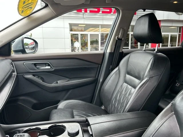 Used 2021 Gray Nissan Platinum image 33