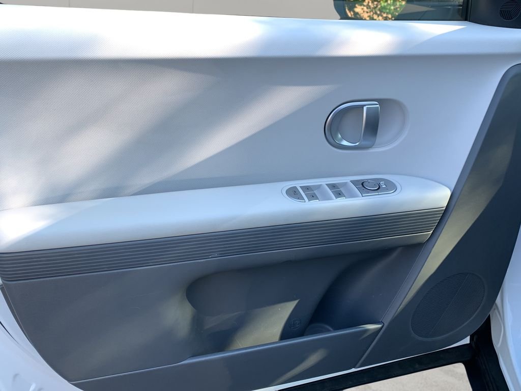 2024 Hyundai IONIQ 5 SE - Photo 10