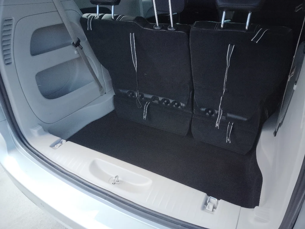 Used 2024 Silver Mist Clearcoat Chrysler Touring L image 13