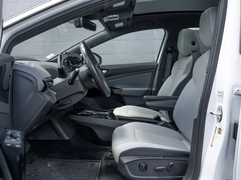 Used 2022 White Volkswagen Pro S image 17