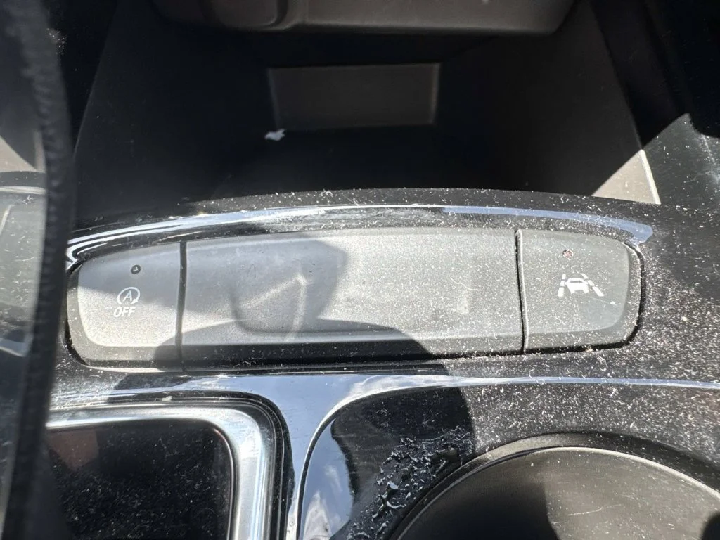 Used 2025 White Chevrolet LT image 35