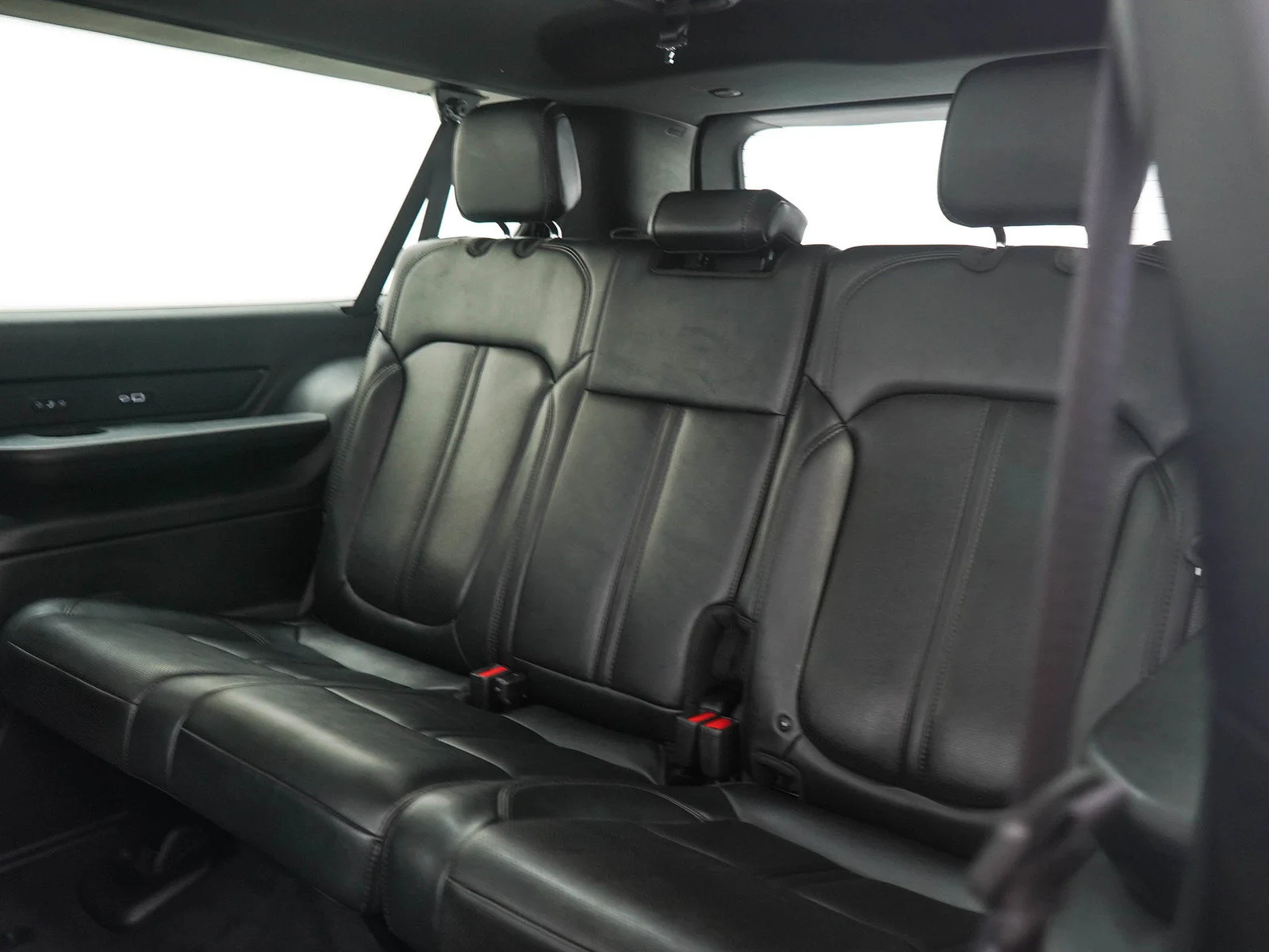 Used 2023 Diamond Black Crystal Pearlcoat Jeep Series II image 15