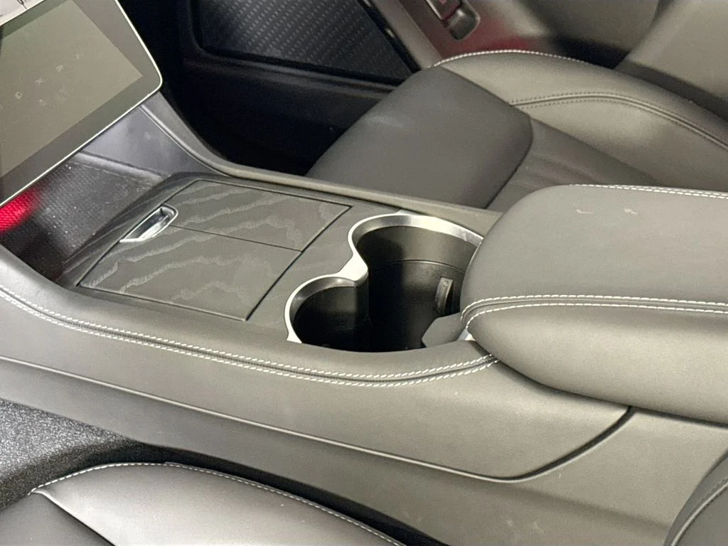 Used 2025 Bianco Maserati Base image 24