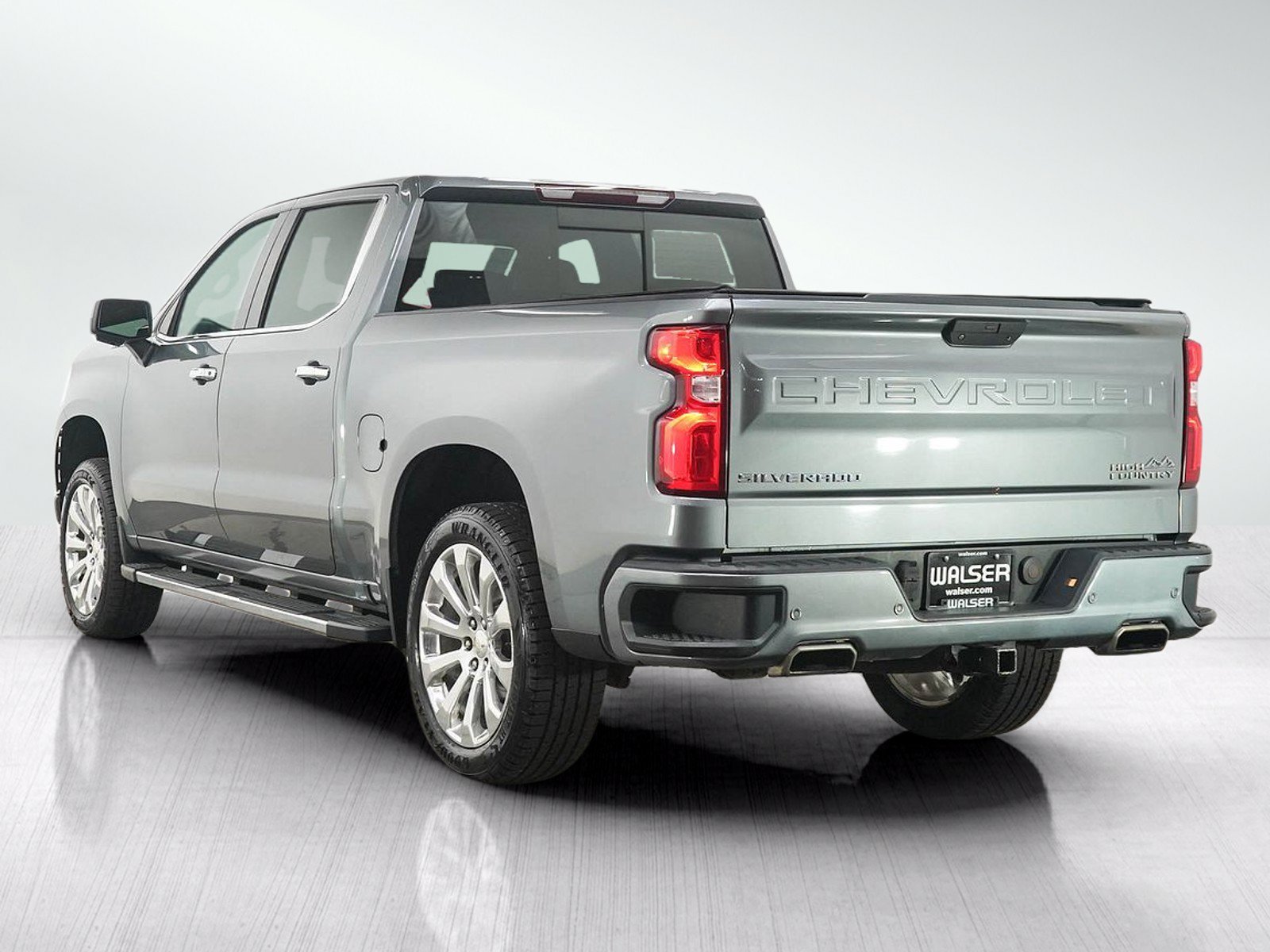 Used 2020 SATIN STEEL METALLIC Chevrolet High Country image 3