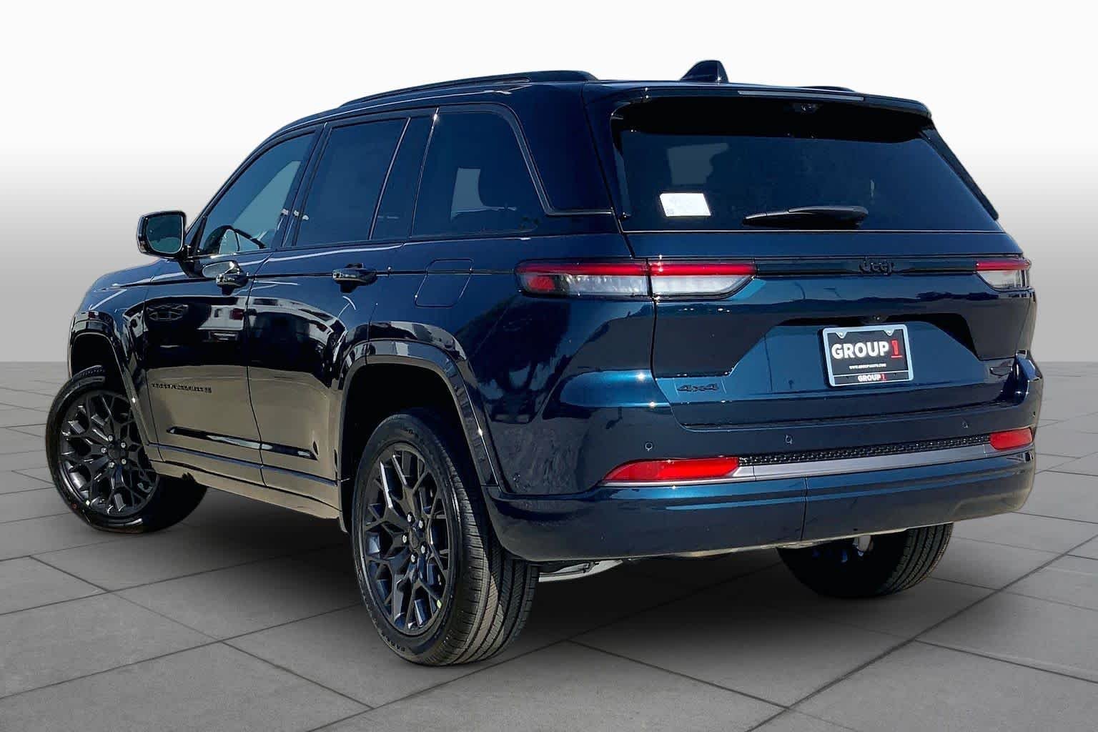 New 2026 Fathom Blue Pearl-Coat Exterior Paint Jeep Summit image 12