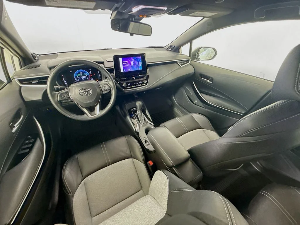 Used 2024 Wind Chill Pearl Toyota XSE image 23