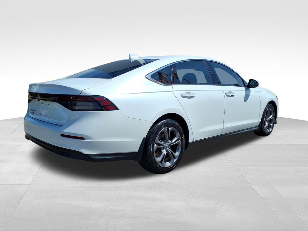 Used 2023 Platinum White Pearl Honda EX image 22