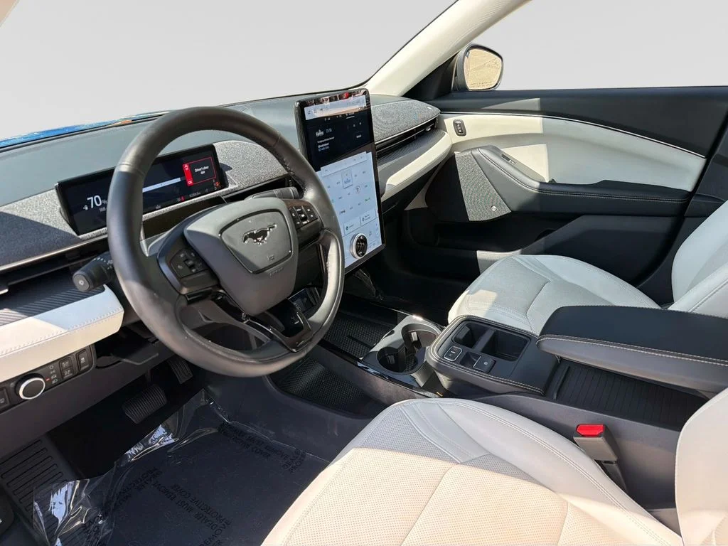 Used 2025 Velocity Blue Metallic Ford Premium image 22