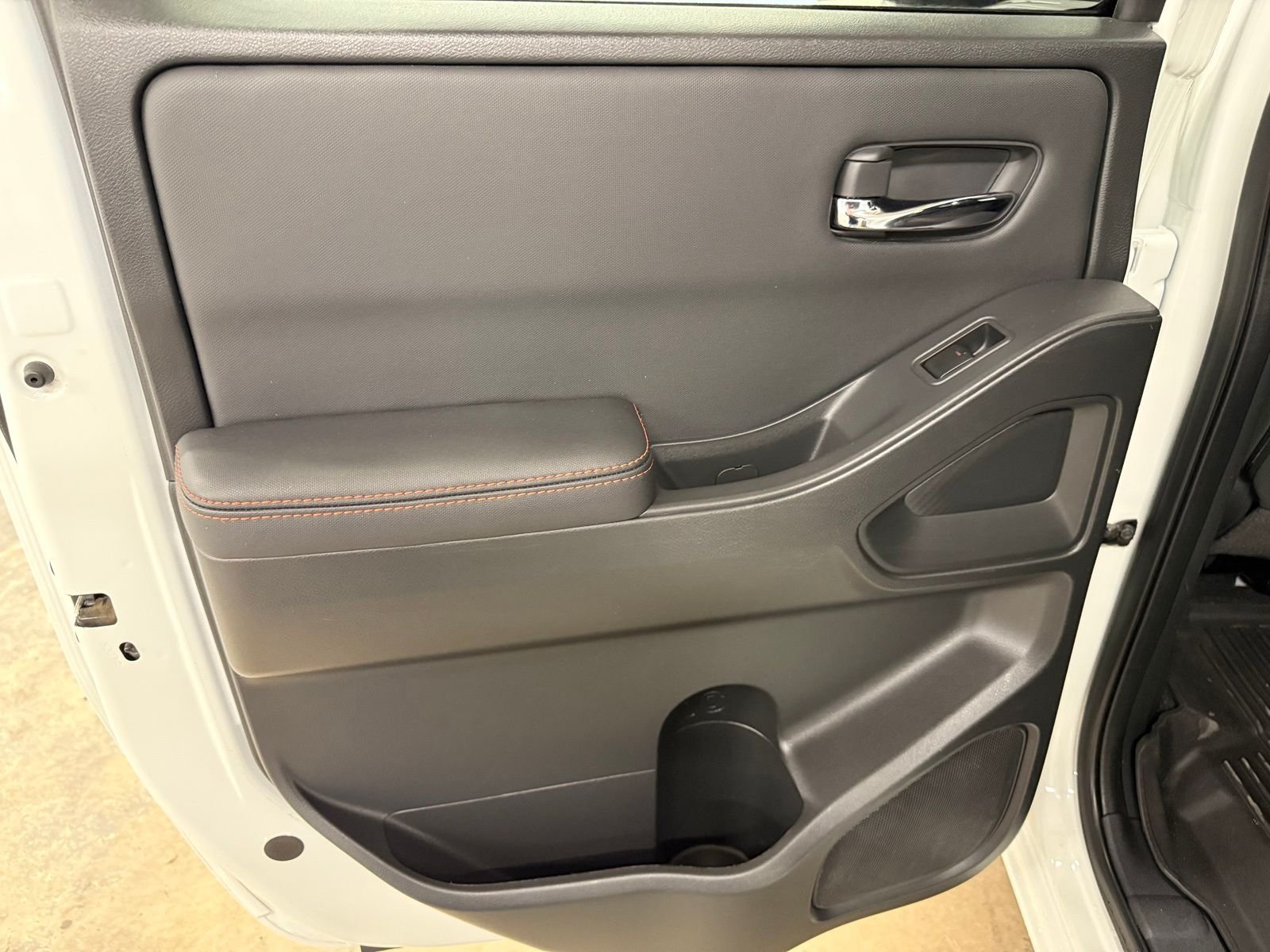Used 2024 White Nissan PRO-X image 24